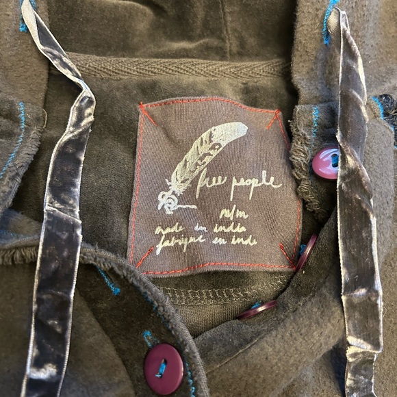 Free People Gray Embroidered Floral Hoodie Sweatshirt Medium NWT - Picture 4 of 6